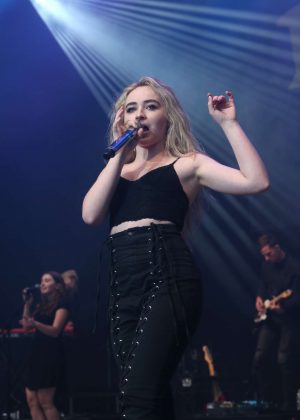 Sabrina Carpenter - Performs on 2017 BLI Summer Jam in New York